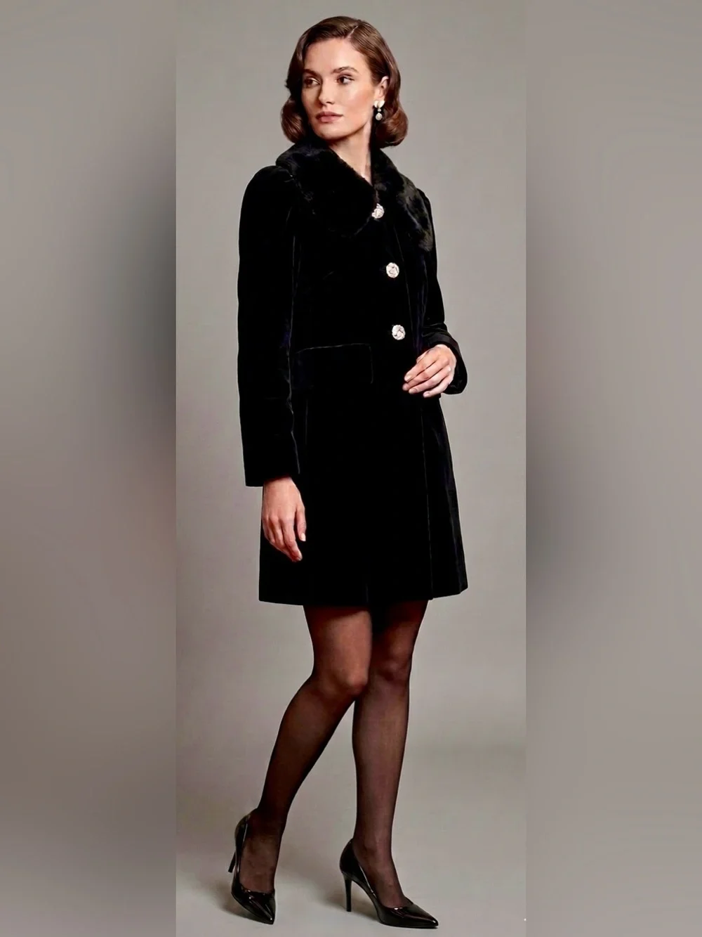 Marc Jacobs Black Velvet Faux Fur Collar Crystal Button Satin Lined Coat, Size 4